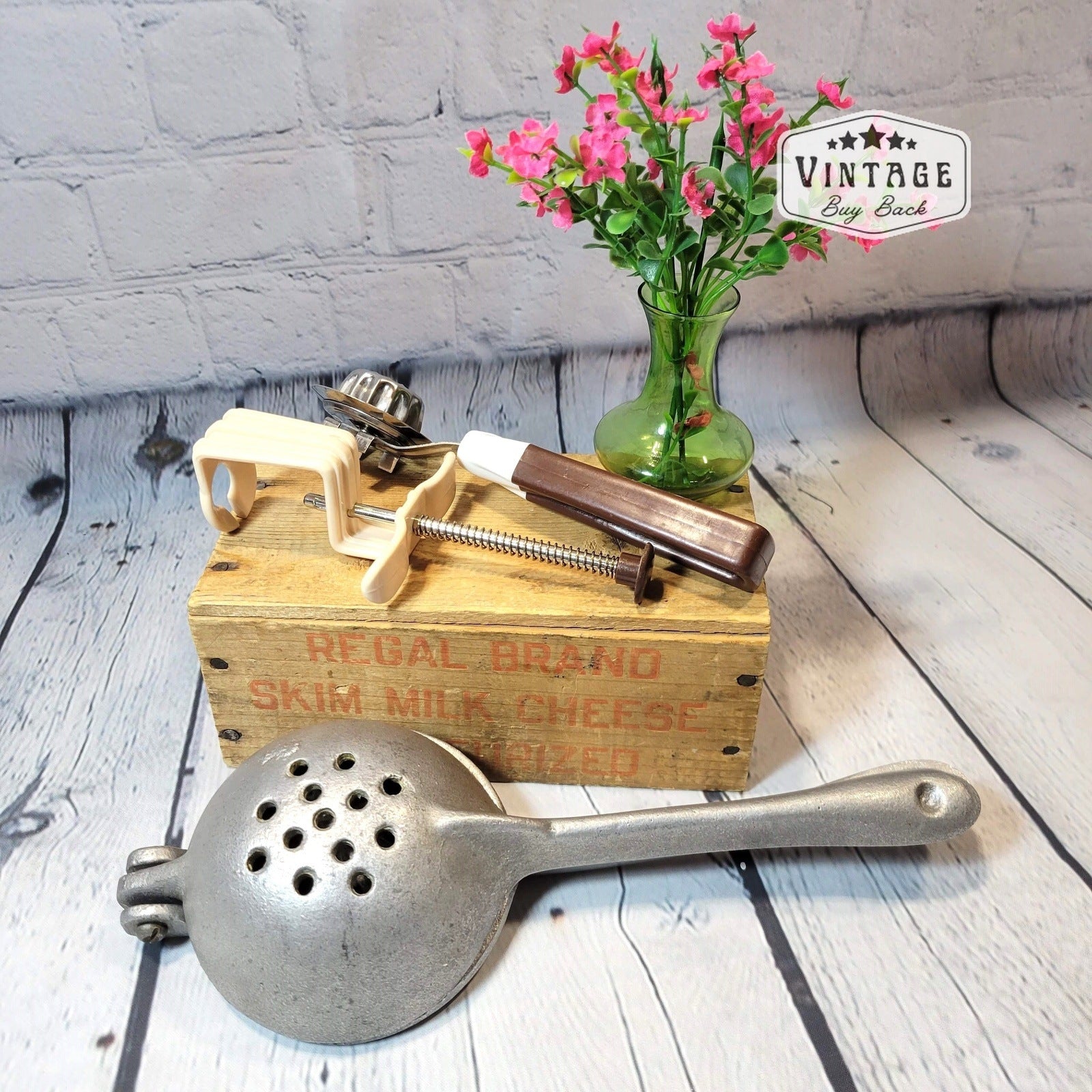 Vintage Cherry & Olive Pitter