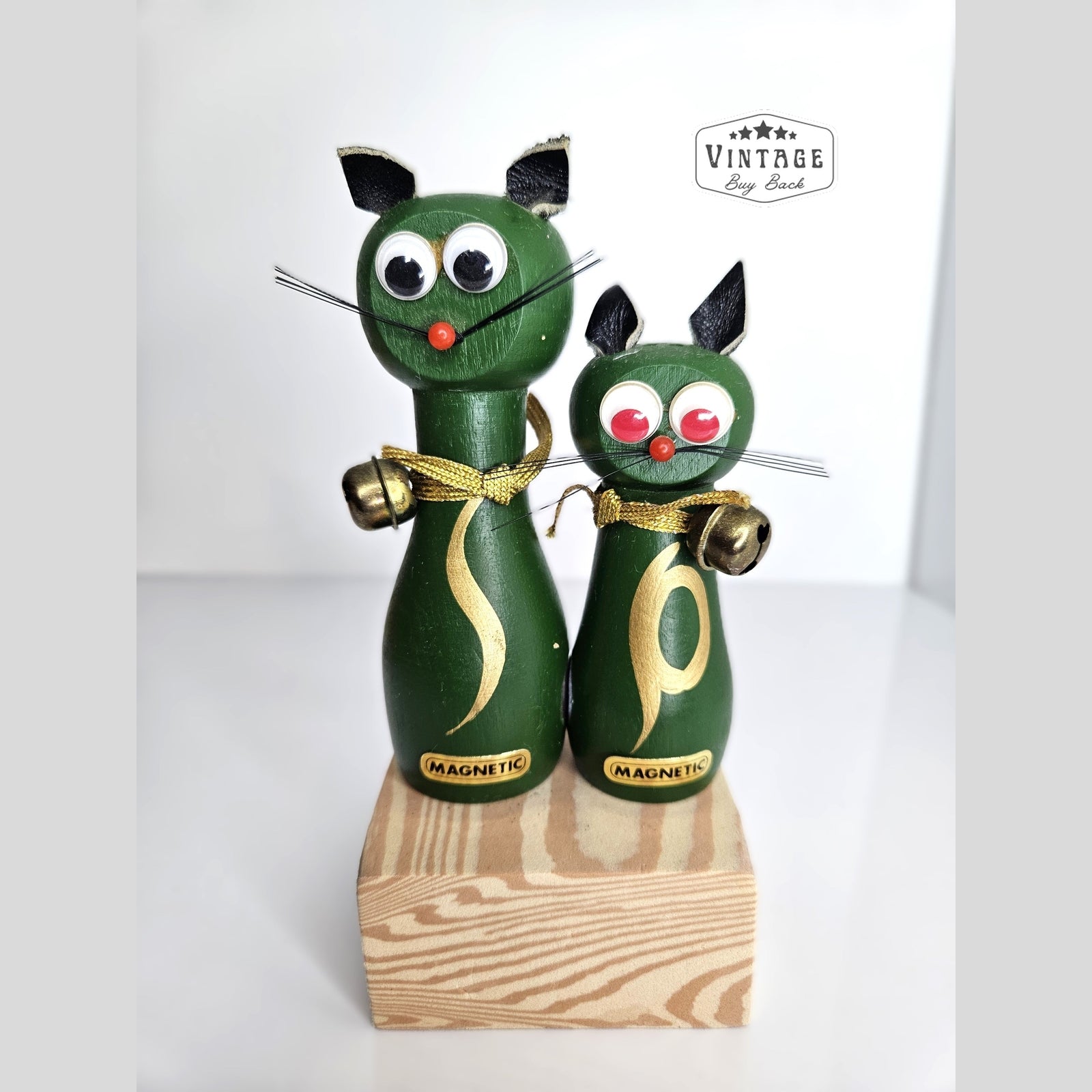 Vintage Magnetic Cat Salt & Pepper Shaker